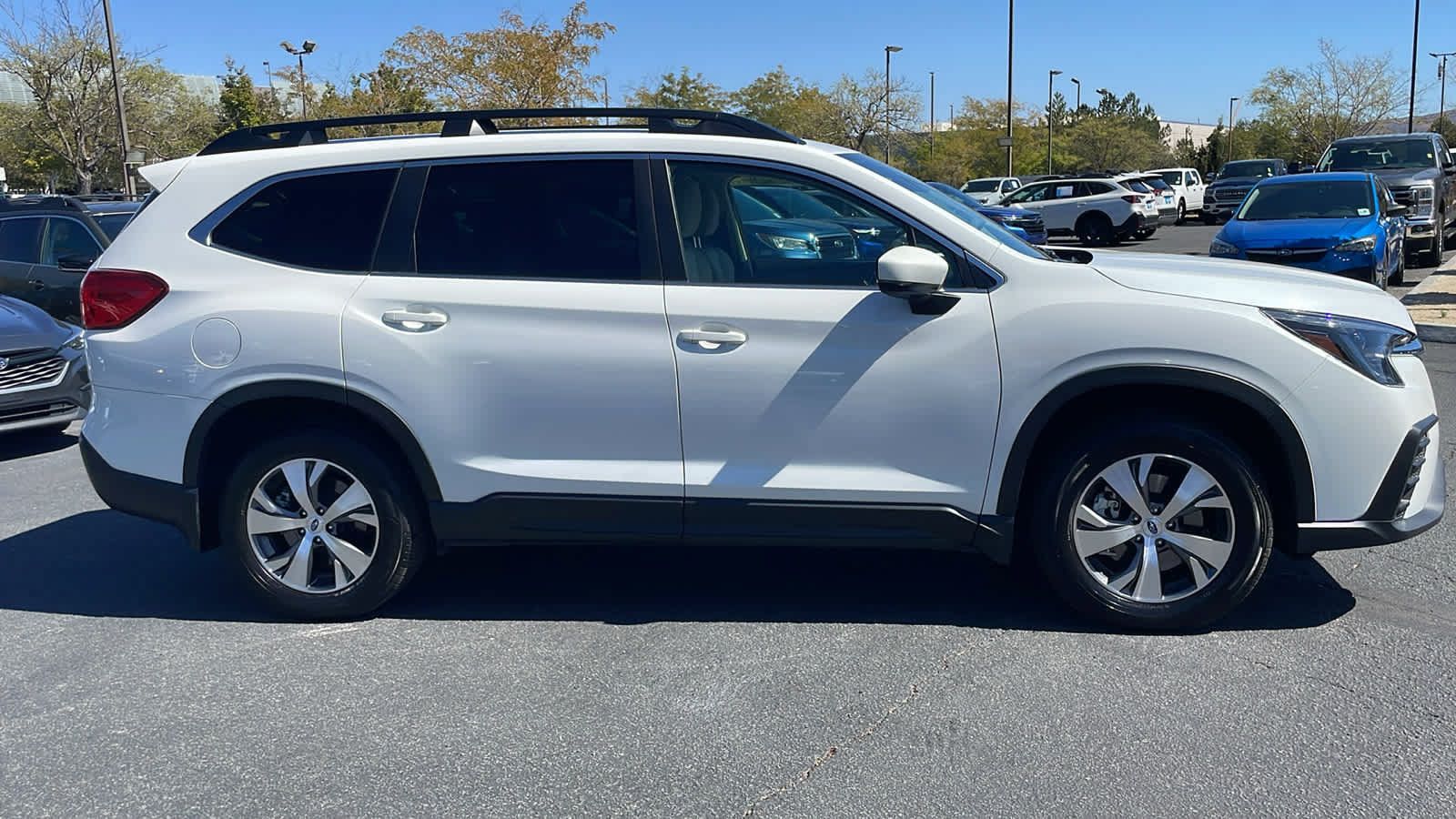 Certified 2025 Subaru Ascent Premium w/ Premium Package AWD/4WD image 5