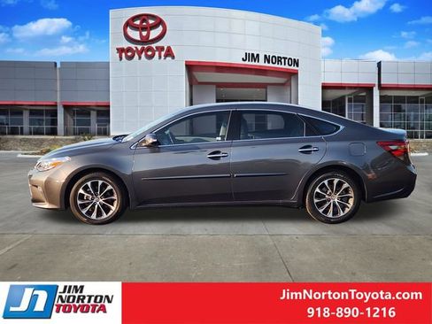Used 2018 Toyota Avalon XLE FWD image 5