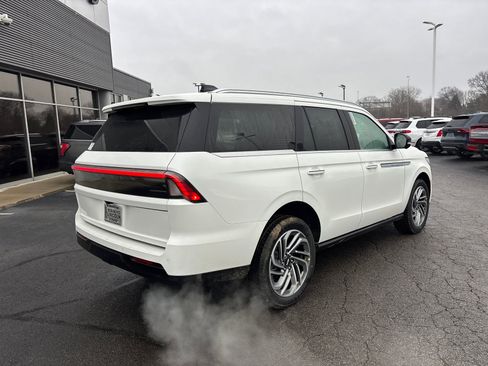 New 2026 Lincoln Navigator Reserve AWD/4WD image 7