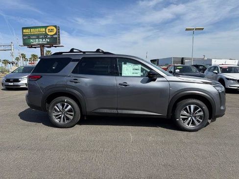 New 2026 Nissan Pathfinder SL image 7