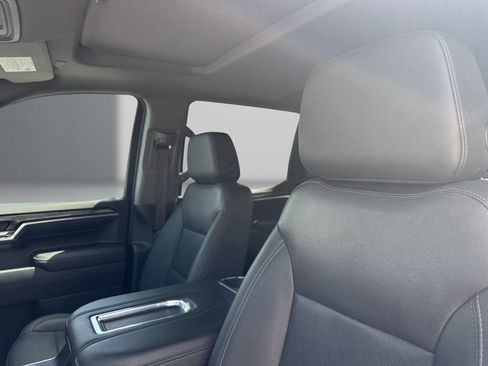 Used 2022 Chevrolet Silverado 1500 LTZ w/ LTZ Premium Package AWD/4WD image 14