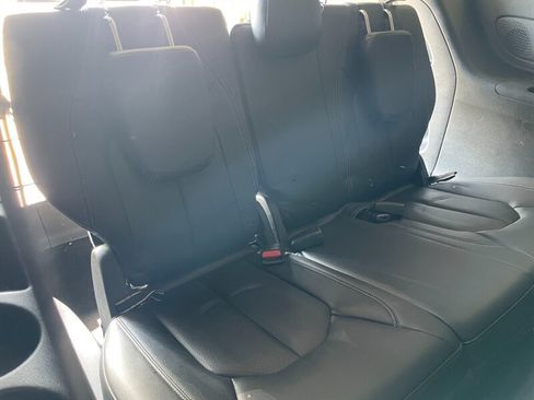 Used 2018 Chrysler Pacifica Touring-L Plus w/ Advanced Safetytec Group FWD image 22