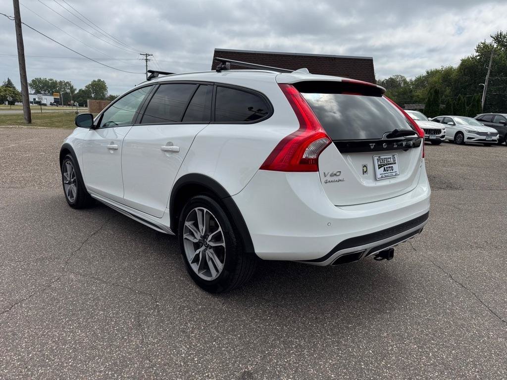 Used 2018 Volvo V60 T5 Cross Country w/ Convenience Package AWD/4WD image 7