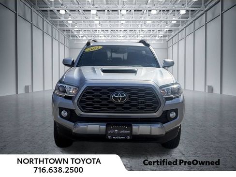 Used 2022 Toyota Tacoma TRD Sport AWD/4WD image 4