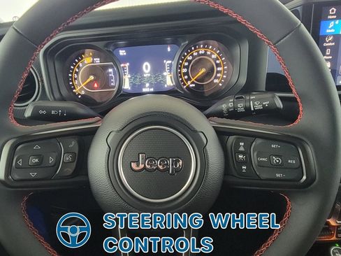 Used 2024 Jeep Wrangler Rubicon w/ Convenience Group image 19