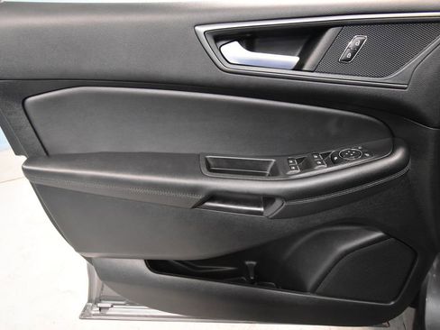 Used 2024 Ford Edge SE image 4