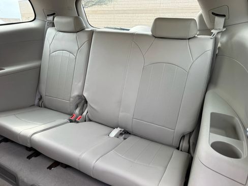 Used 2012 Buick Enclave Leather image 12