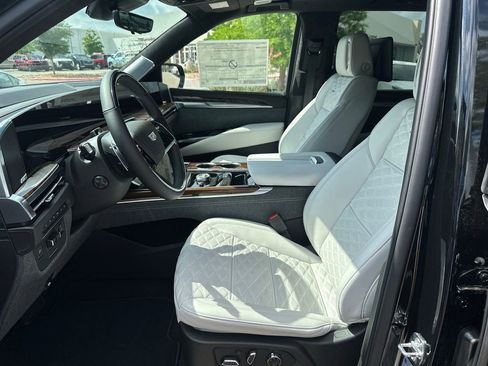 New 2026 Cadillac Escalade Platinum Sport w/ LPO, ONYX Package image 21