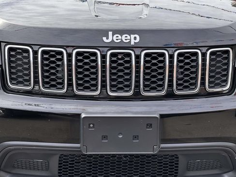 Used 2022 Jeep Grand Cherokee Laredo AWD/4WD image 10