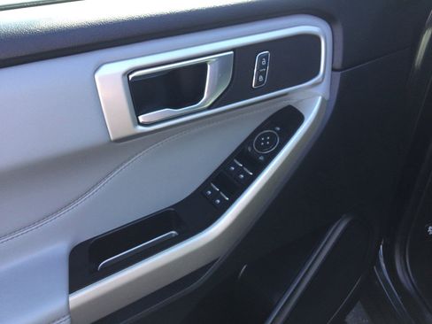 Used 2022 Ford Explorer XLT w/ Equipment Group 202A image 15