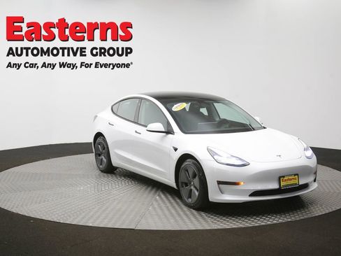Used 2022 Tesla Model 3 Standard Range image 45