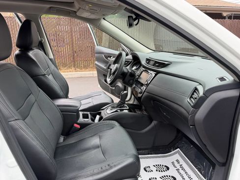 Used 2017 Nissan Rogue SL w/ SL Premium Package AWD/4WD image 13