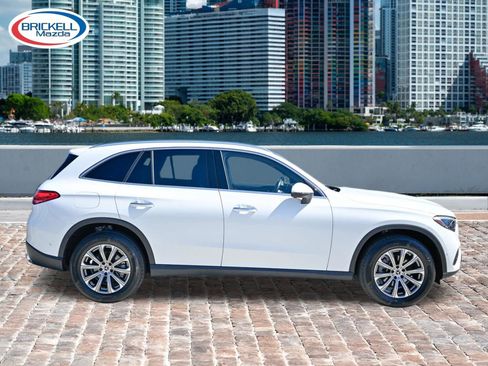 Used 2024 Mercedes-Benz GLC 300 image 4