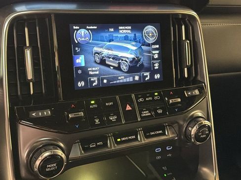 New 2025 Lexus LX 700h Luxury image 24