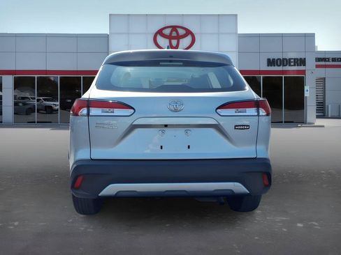 Used 2023 Toyota Corolla Cross L FWD image 4