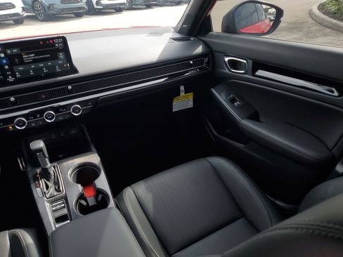 Certified 2025 Honda Civic Sport Touring image 21