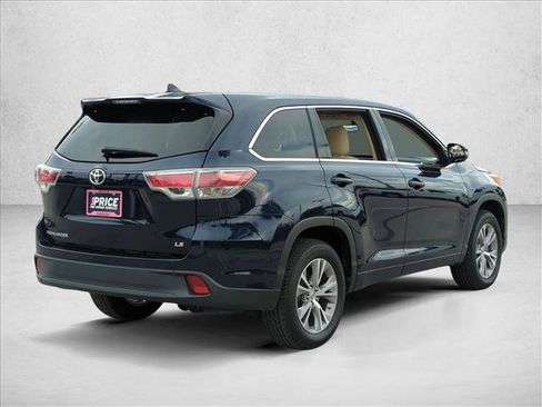 Used 2014 Toyota Highlander Plus FWD image 5