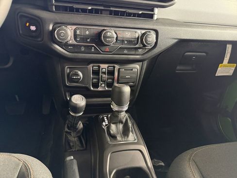 New 2026 Jeep Gladiator Sport AWD/4WD image 11