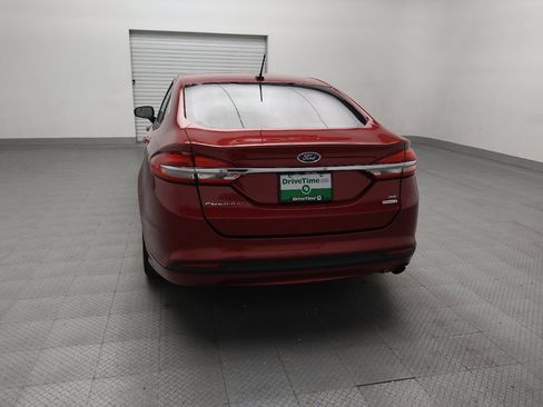 Used 2017 Ford Fusion SE w/ Fusion SE Technology Package image 6