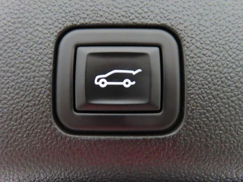 Used 2024 GMC Yukon XL SLT image 39