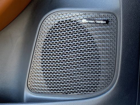 New 2026 Chrysler Pacifica Pinnacle image 23