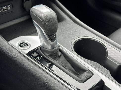 Used 2025 Nissan Altima 2.5 SV image 19