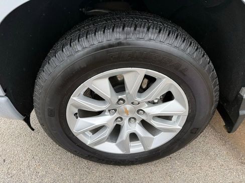 Used 2025 Chevrolet Silverado 1500 Custom RWD image 9