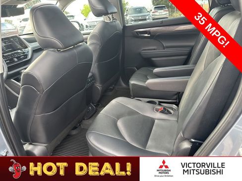 Used 2021 Toyota Highlander Platinum image 22