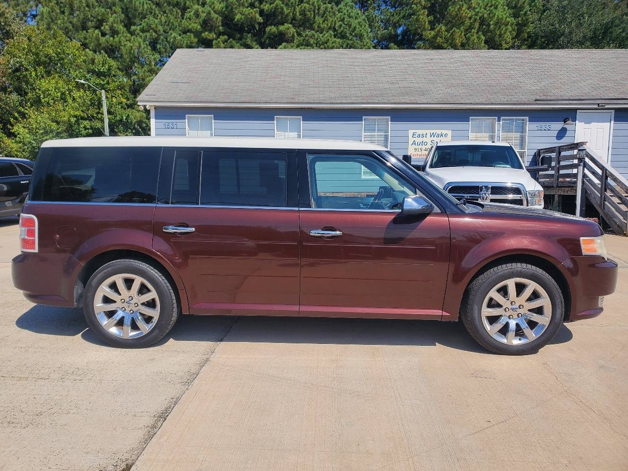 Used 2009 Ford Flex Limited FWD image 4