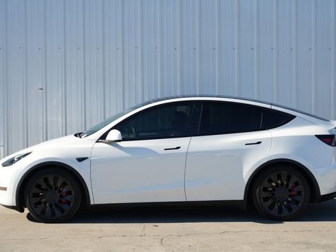 Used 2023 Tesla Model Y Performance image 50
