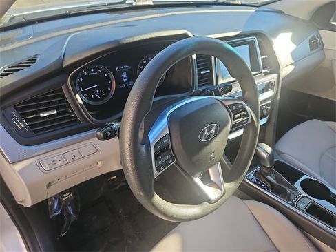 Used 2019 Hyundai Sonata SE image 10