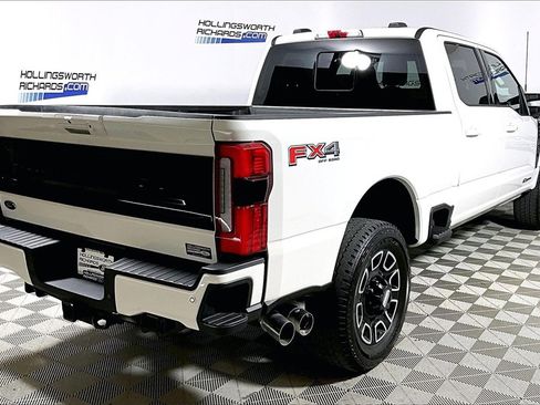 Used 2025 Ford F250 Platinum image 9