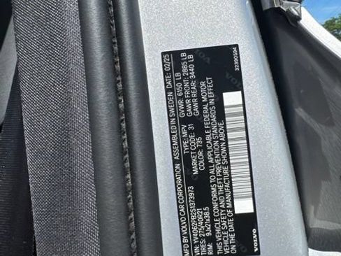 Certified 2025 Volvo XC90 B6 Plus AWD/4WD image 28