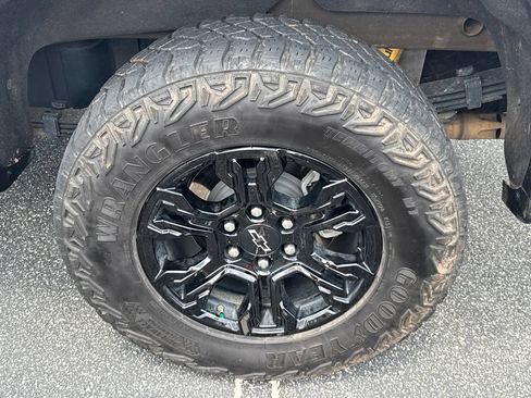 Used 2024 Chevrolet Silverado 1500 ZR2 AWD/4WD image 19