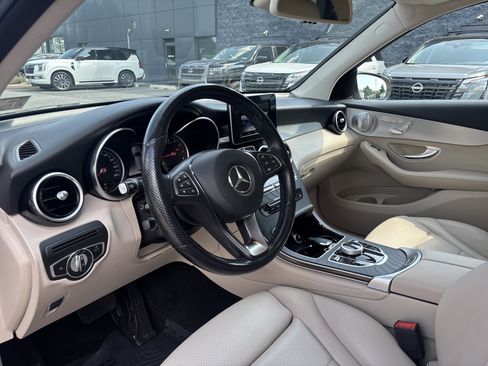 Used 2019 Mercedes-Benz GLC 300 4MATIC image 28