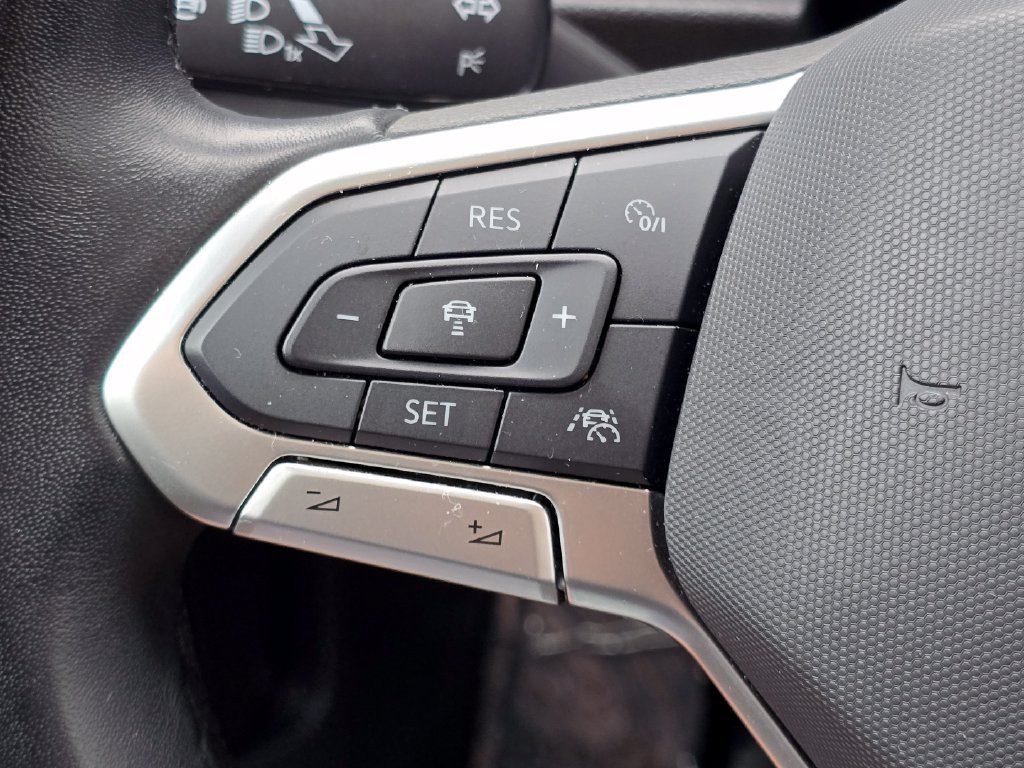 Used 2024 Volkswagen Jetta SE FWD image 12
