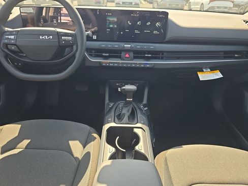 New 2026 Kia K4 FWD image 14