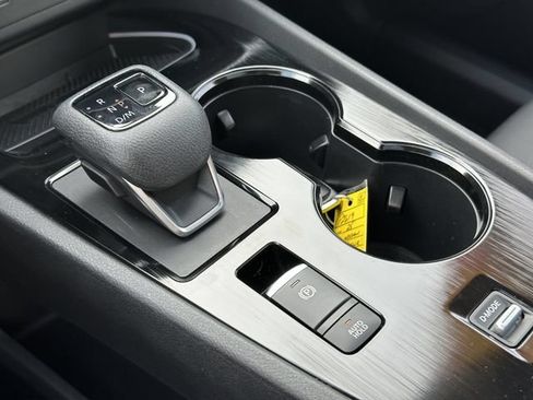 Certified 2025 Nissan Rogue SL w/ Tech Package FWD image 33