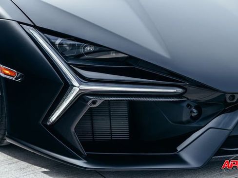 Used 2025 Lamborghini Revuelto image 81