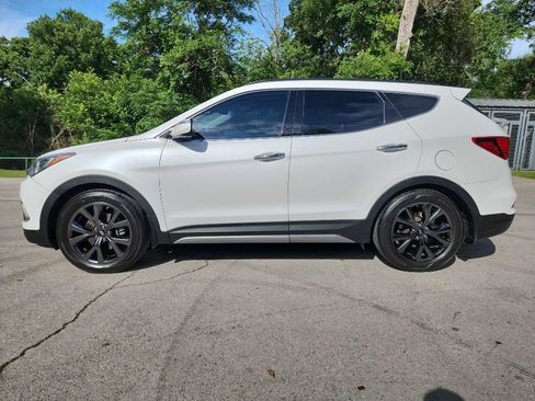 Used 2017 Hyundai Santa Fe Sport w/ Cargo Package FWD image 4