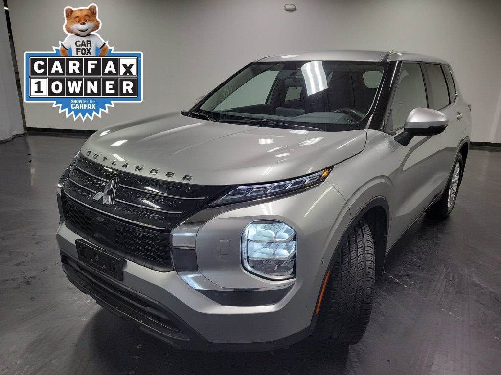 Used 2023 Mitsubishi Outlander ES AWD/4WD image 4
