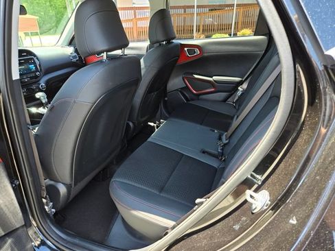 Used 2025 Kia Soul GT-Line w/ GT-Line Technology Package FWD image 18