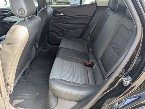 Used 2025 Chevrolet Trax LT w/ LT Convenience Package image 26