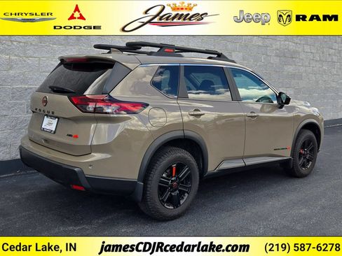 Used 2025 Nissan Rogue SV AWD/4WD image 5