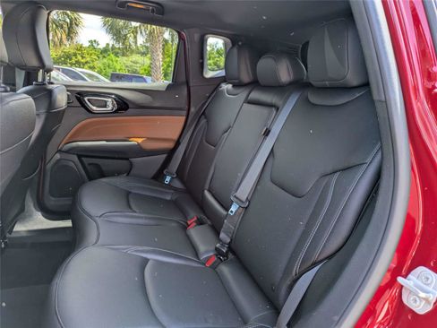 Certified 2025 Jeep Compass Limited w/ Elite Group AWD/4WD image 17