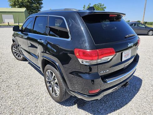 Used 2017 Jeep Grand Cherokee Overland AWD/4WD image 9
