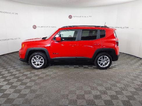 Used 2019 Jeep Renegade Latitude w/ Cold Weather Group AWD/4WD image 8