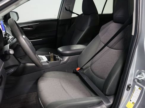 Used 2023 Toyota RAV4 XLE image 6