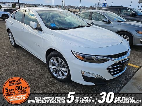 Used 2019 Chevrolet Malibu LT w/ Driver Confidence Package image 4