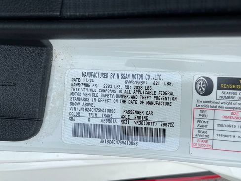 Certified 2025 Nissan Z NISMO w/ Floor Mat Package RWD image 30
